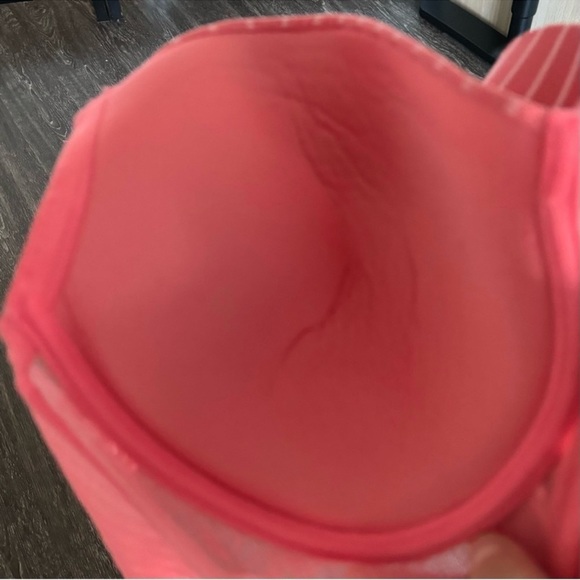 Secret Lace pink bra un padded. Size 44C - Picture 10 of 10